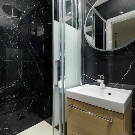 Apartament With Ac - 2bdr-6pax - Champs Elysees Paryż